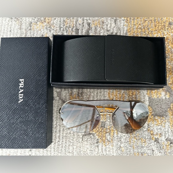 Prada sunglasses SPR65T - Picture 1 of 6